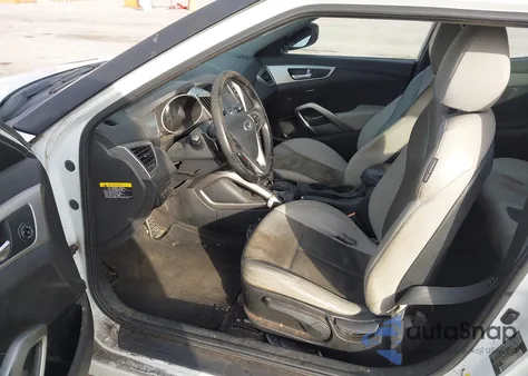 2013 Hyundai Veloster Base W/Gray z USA, uszkodzony, nr VIN KMHTC6ADXDU165427